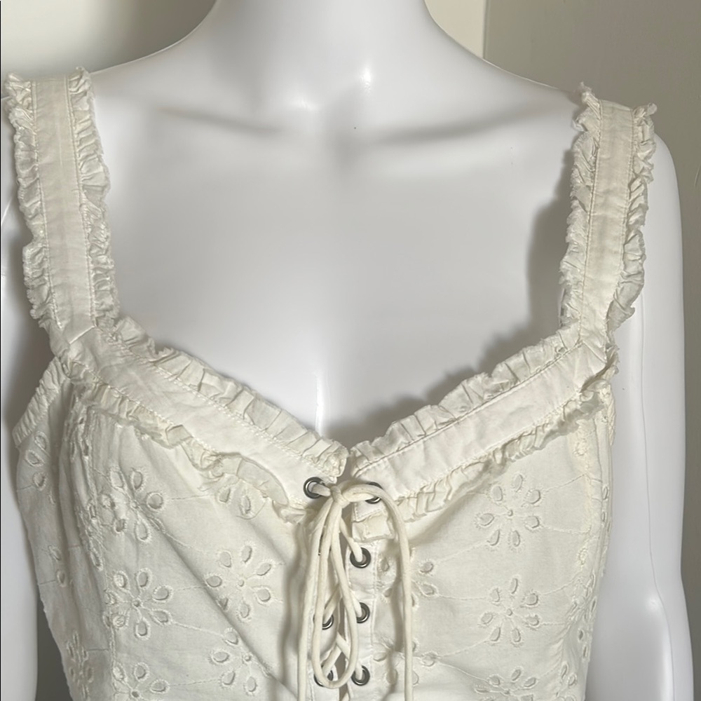 Urban Outfitters, Women’s Size Large White Eyelet floral Tank Top - Picture 3 of 7
